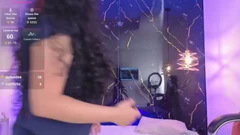 zoee online show from July 20, 11:34 am