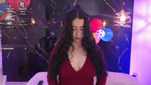 zoee online show from July 11, 11:43 am