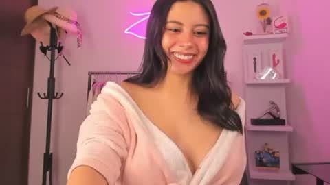 zoecams online show from June 15, 3:07 am