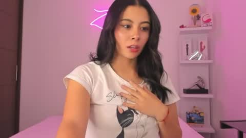 zoecams online show from July 2, 2:44 am