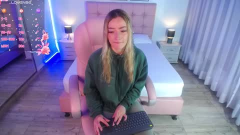 zoe online show from February 7, 11:45 am