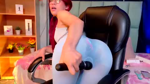 zoeecarter_ online show from July 28, 12:48 pm