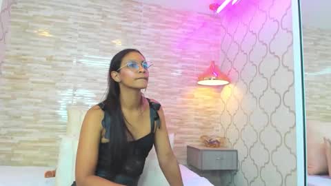 Snapshot of zoeesmitth chatting on September 29, 11:48 am ZoeeSmitth online show from September 29, 11:48 am