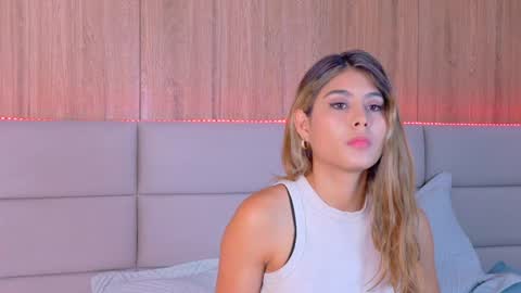 Zoe online show from May 2, 11:02 am