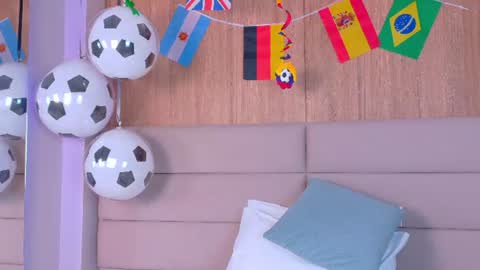 Zoe online show from June 30, 11:31 am