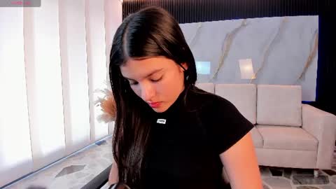 Zoelinss  online show from June 9, 3:22 pm