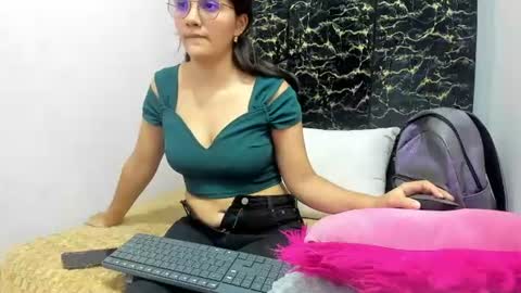ZoeWatzon online show from July 26, 1:08 pm