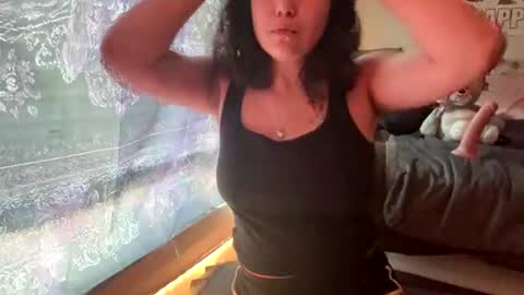 Jade  online mostly 4a.m - 9a.m EST online show from June 11, 12:43 am