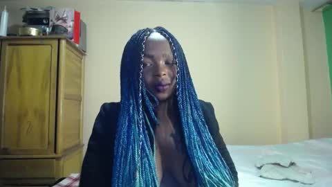 Snapshot of zooee_p chatting on February 28, 3:37 am Zooe online show from February 28, 3:37 am