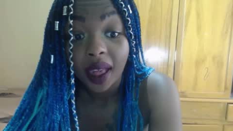 Snapshot of zooee_p chatting on January 27, 1:19 pm Zooe online show from January 27, 1:19 pm