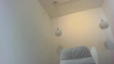 Snapshot of zooee_p chatting on December 10, 11:43 am Zooe online show from December 10, 11:43 am