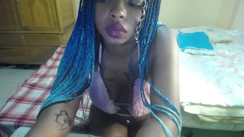 Snapshot of zooee_p chatting on February 18, 4:49 pm Zooe online show from February 18, 4:49 pm