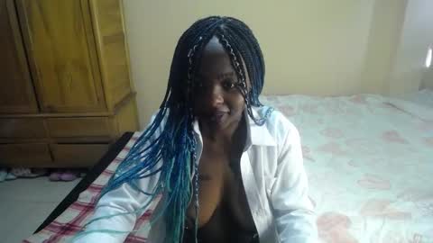Snapshot of zooee_p chatting on February 28, 2:20 pm Zooe online show from February 28, 2:20 pm