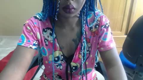 Snapshot of zooee_p chatting on February 3, 1:30 pm Zooe online show from February 3, 1:30 pm