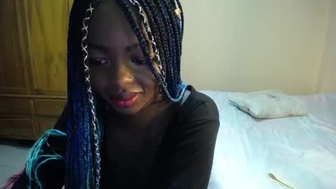 Snapshot of zooee_p chatting on February 11, 2:35 pm Zooe online show from February 11, 2:35 pm