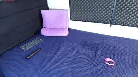 zpzphot online show from April 4, 8:51 pm