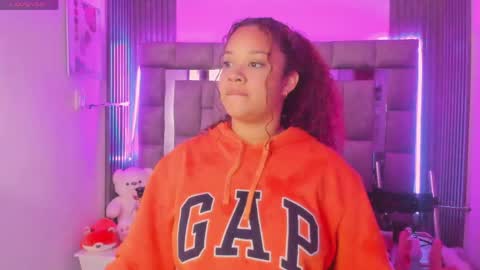 Zuly  online show from April 16, 1:00 pm