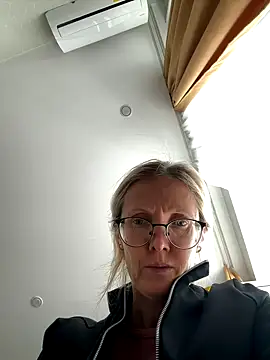 angelmommu online show from October 2, 7:13 am