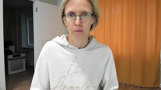 angelmommu online show from October 10, 6:07 am