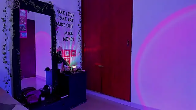 little kayla  online show from November 28, 9:07 pm