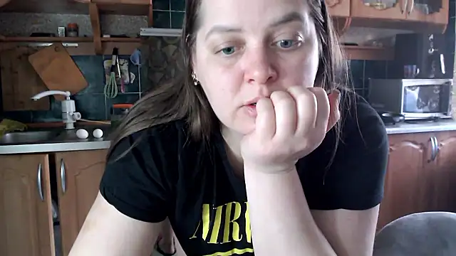 uliastar online show from April 11, 6:30 am