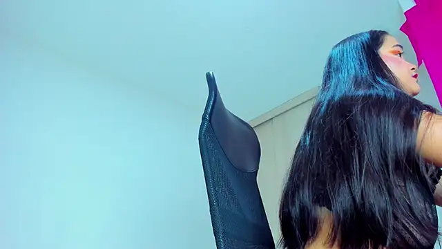 monica little23 online show from June 1, 7:26 pm