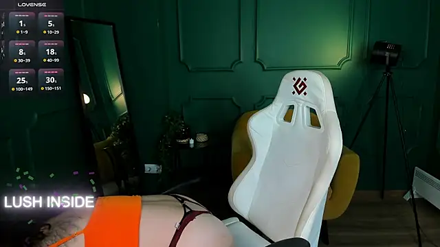 Pretty Alison online show from September 13, 1:52 pm