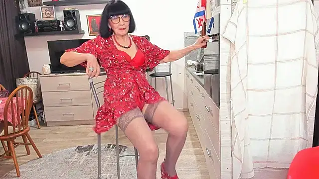 Tina Joness online show from March 18, 4:45 pm