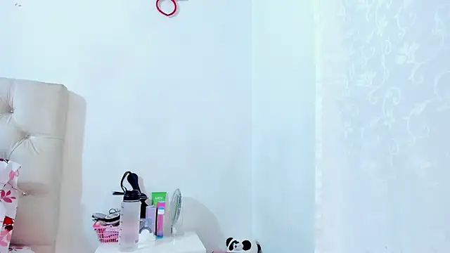 NayaWayne online show from January 14, 4:56 pm