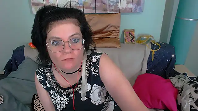 EverlyRays online show from November 26, 7:48 pm