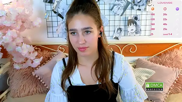  Eliizabeth  online show from July 25, 9:00 pm