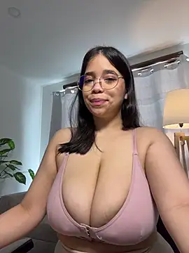 tati reyess online show from July 12, 12:28 pm
