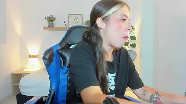 nataly rodri online show from July 18, 2:26 am