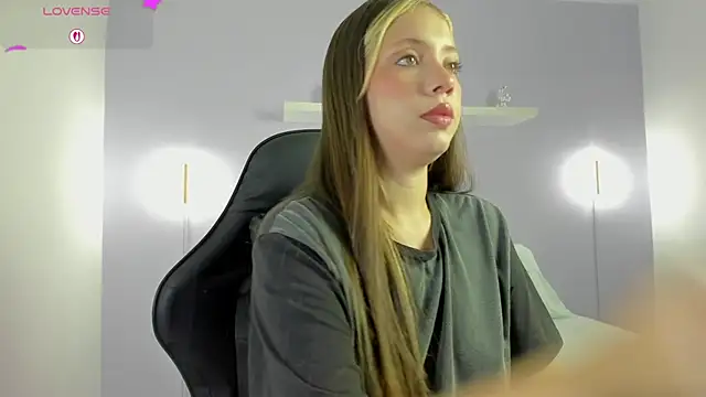 nataly rodri online show from June 26, 2:35 am