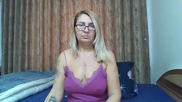 PussyEvely online show from December 16, 8:53 am