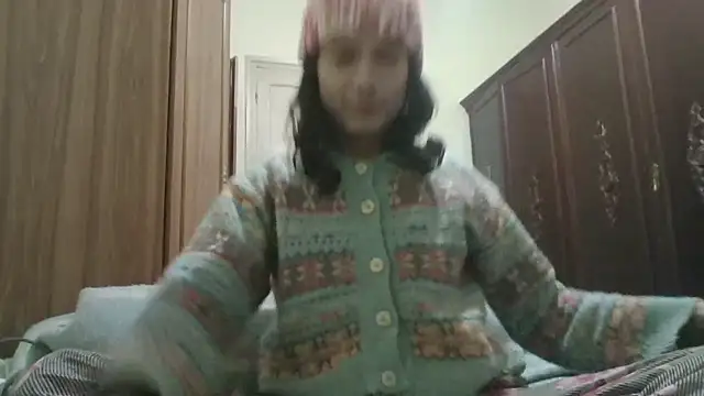 calliemaggotbone online show from January 9, 7:51 pm