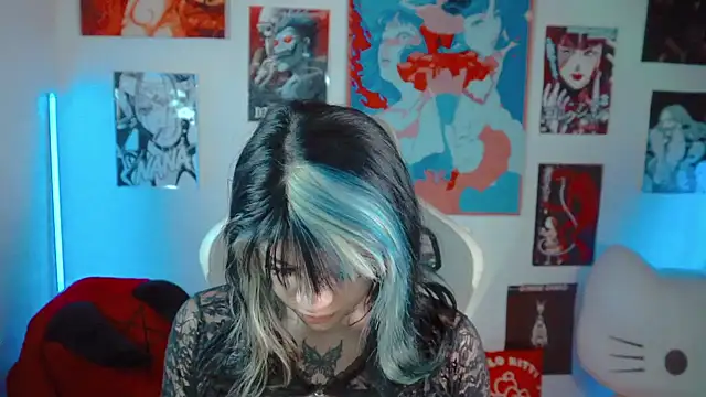 Deadly Doll online show from November 2, 8:23 pm