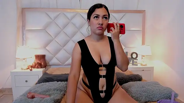 brittany069 online show from November 28, 10:02 pm