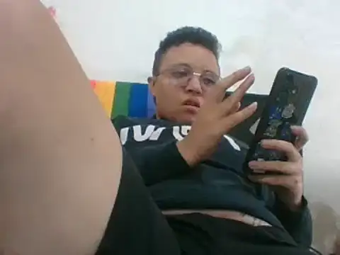 Snapshot of EdenJupiter chatting on October 14, 2:47 am EdenJupiter online show from October 14, 2:47 am