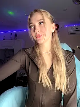 Good  Girl  online show from December 1, 6:43 pm