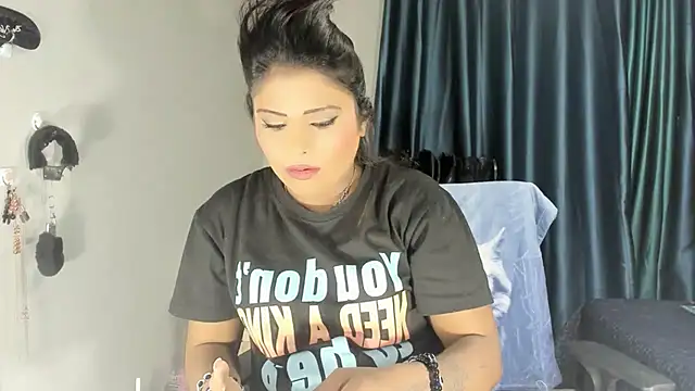 Snapshot of IndianBibix chatting on September 23, 1:53 pm IndianBibix online show from September 23, 1:53 pm