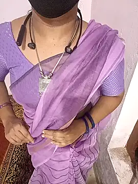 Snapshot of Mallu-Gayathri_Arun chatting on October 17, 1:47 pm Mallu-Gayathri Arun online show from October 17, 1:47 pm