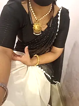 Snapshot of Mallu-Gayathri_Arun chatting on October 21, 5:55 am Mallu-Gayathri Arun online show from October 21, 5:55 am
