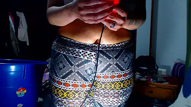 AmaraRoberts420 online show from February 5, 3:09 am