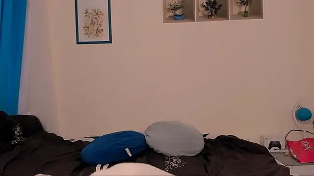 OliviaKisss online show from April 25, 1:41 pm