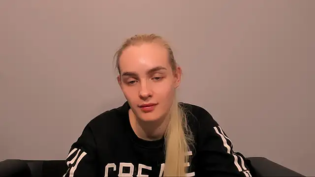 OliviaKisss online show from February 25, 9:02 pm