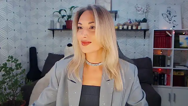 MillaXQueen online show from June 13, 1:30 pm