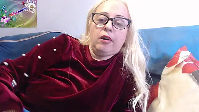 Snapshot of martachatte chatting on October 11, 3:37 pm martachatte online show from October 11, 3:37 pm