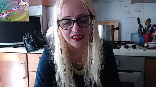 Snapshot of martachatte chatting on September 22, 9:30 am martachatte online show from September 22, 9:30 am