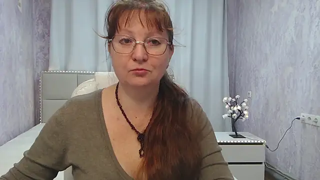 VanessaHotts online show from May 29, 5:05 am